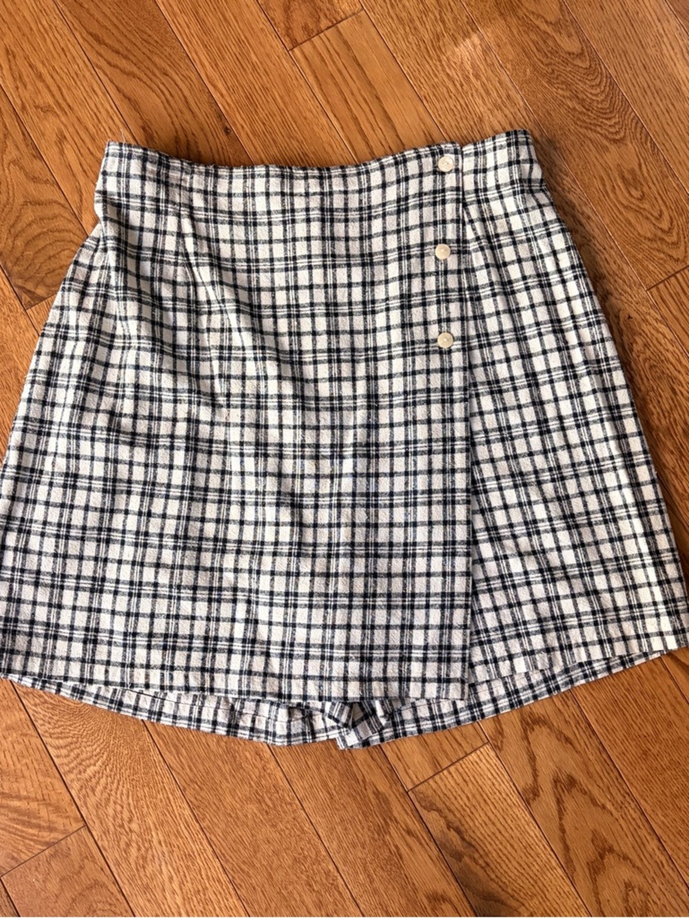 Vintage 1990’s 100% silk black & white Plaid Button-Front Mini Skort